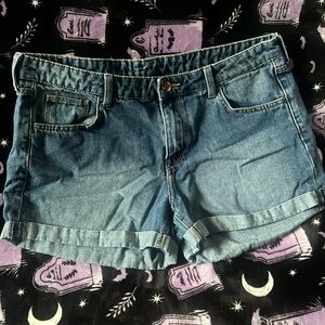 H&M Regular waist denim shorts